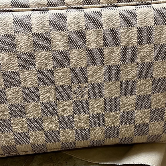 Authentic Louis Vuitton Neverfull MM, wristlet and wallet - Picture 16 of 16